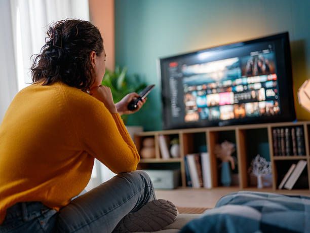 Aylık ödemeli IPTV var mı? Peşin paketin mantığı